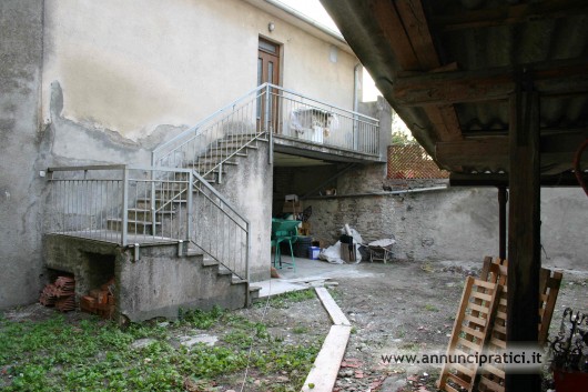 Strevi(AL) casa semindipendente