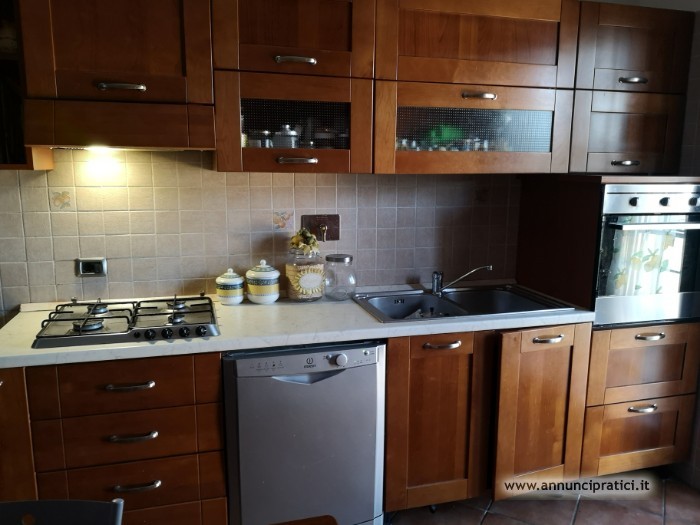 Cucina completa di elettrodomestici