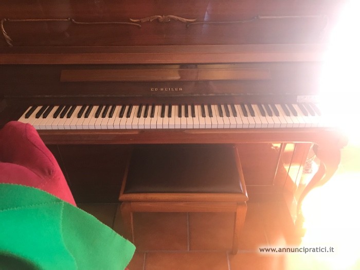 Vendo pianoforte usato marca ED SEILER a parete