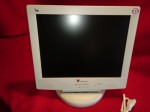 LCD monitor 15`` V7 + Tastiera e Mouse Wireless