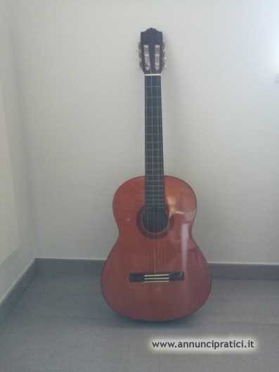 Vendo CLASSIC GUITAR YAMAHA CG-100A