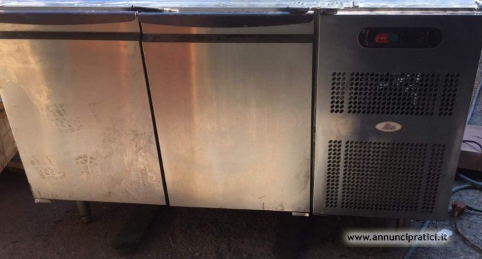 FRIGO TAVOLO per pizzeria