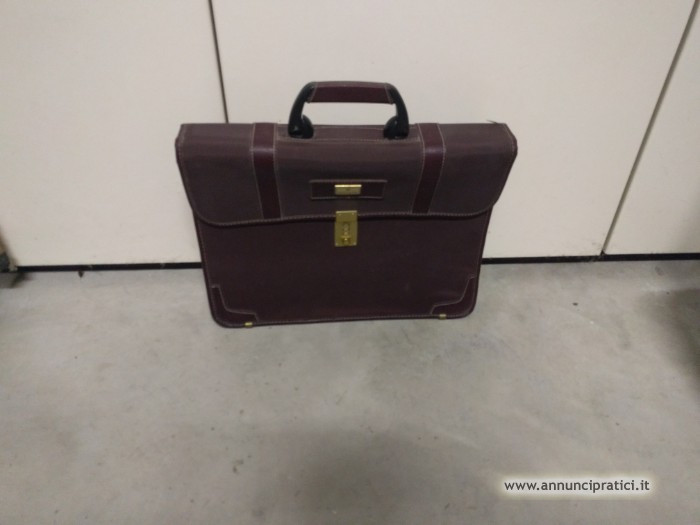Vendo BORSA in pelle porta documenti usata